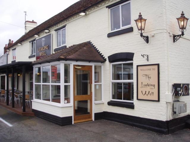 Bed and Breakfast The Leaking Well Dunhampton Экстерьер фото