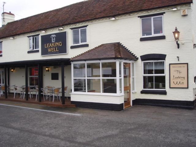 Bed and Breakfast The Leaking Well Dunhampton Экстерьер фото